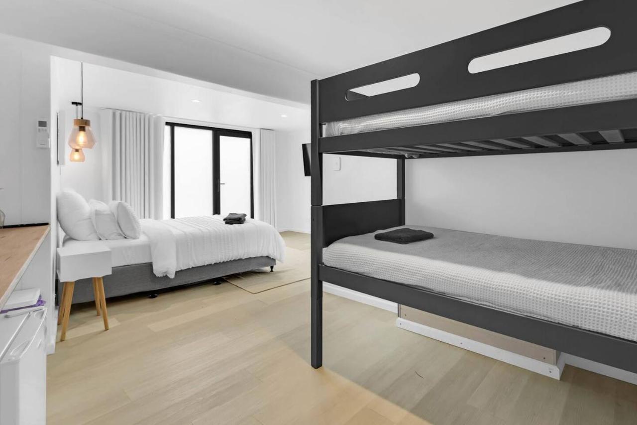 Villa The Family Beachside Escape By Ready Set - House & *